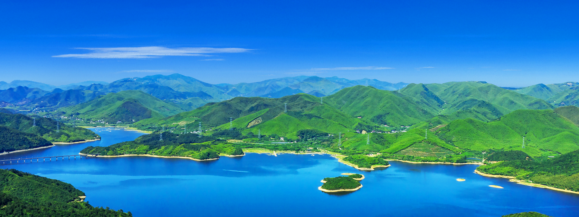 讓天更藍(lán)、山更綠、水更清，讓生活更美好